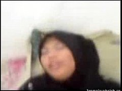 Jilbab_keenakan.mp4